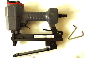 เครื่องเย็บกระดาษลม เหมาะสำหรับประกอบและเสริมมุมของฝากระดาษลูกฟูก ถาด และแผ่นกันกระแทก ประกอบกล่อง - Product Image 5