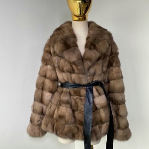 Manteau en fourrure de zibeline véritable de luxe sur mesure, col en V, longueur moyenne, grand revers, pour l'hiver - Product Image 2