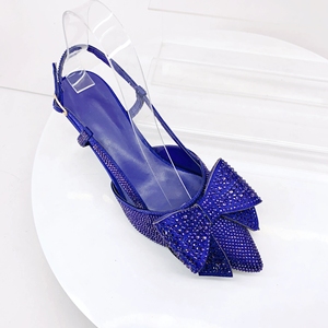 Scarpe con <span class=keywords><strong>Tacco</strong></span> <span class=keywords><strong>Basso</strong></span> e Fiocco in Strass per Donna, <span class=keywords><strong>Décolleté</strong></span> a Punta per Feste ed Eventi Nuziali - Product Image 4