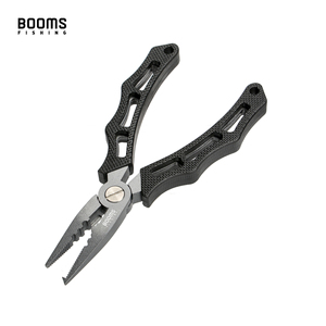 Alicates de Pesca Booms Fishing F07 de 6 Pulgadas de Acero Inoxidable con Cordón en Espiral y Funda - Product Image 1