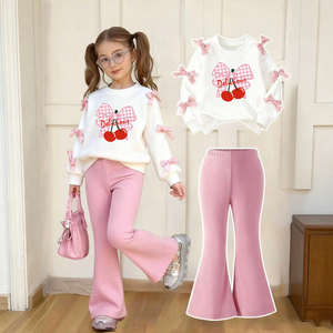 Adorabile Completo per Bambina con Fiocco Decorativo, Felpa Bianca e Pantaloni Rosa a Vita Elastica, Outfit Casual Morbido per Bambini Personalizzabile - Product Image 1
