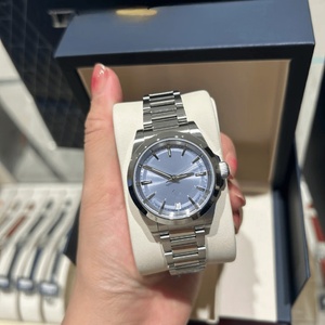 Montre de luxe haut de gamme avec mouvement à quartz de précision, cadran dégradé, verre saphir, bracelet en acier inoxydable Longines. - Product Image 4