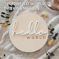 Plaque ronde en bois de tilleul gravée de 10 cm, écologique, avec nom de bébé et accessoire photo « Hello World » pour nouveau-né, idéale pour la décoration de fêtes et comme cadeau