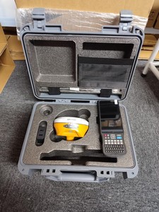 เครื่องรับสัญญาณ Hi Target V500 GNSS RTK สำหรับงานสำรวจที่ดิน GPS RTK GNSS แบบเคลื่อนที่และแบบตั้งพื้นฐาน - Product Image 2