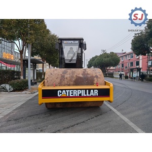 Compacteur CAT CS683E d'occasion, faible nombre d'heures de fonctionnement, rouleau lourd pour la construction routière et le compactage des fondations, stock disponible depuis la Chine - Product Image 4