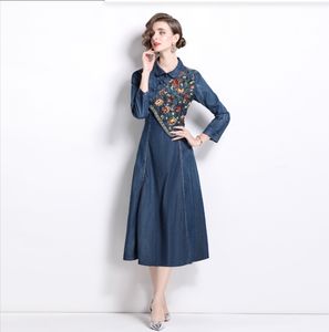 Robe en jean rétro brodée Cheongsam à manches longues pour femmes - Product Image 3