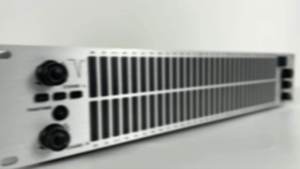 Ecualizador Digital Profesional Plateado 2U EQ Estéreo con Pantalla de Espectro Gráfico Dual de 31 Bandas - Product Image 5