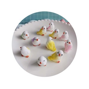 Statuetta Colorata di Uccellino, Modello Animale, Decorazione per la Casa, Accessori Miniatura per Giardino Incantato, Stile Moderno - Product Image 2