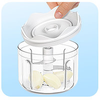 Hete verkoop plastic elektrische knoflook- en uienhakker duurzame mini-hakmolen keuken fruit- en groenteverwerker babyvoedselhakker