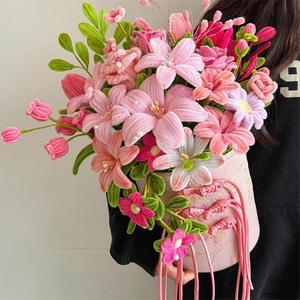 Hugging Bucket Flores Artificiales Mixtas <span class=keywords><strong>de</strong></span> Seda Hechas a Mano con Limpiapipas <span class=keywords><strong>de</strong></span> Flores <span class=keywords><strong>de</strong></span> Varilla Retorcida Estilo Moderno Día <span class=keywords><strong>de</strong></span> la Madre Navidad - Product Image 2