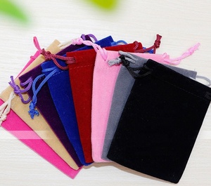 Pochette à bijoux en velours 9*12CM personnalisée sac à cordon en daim avec marquage à chaud pour emballage cadeau et affichage du logo - Product Image 2