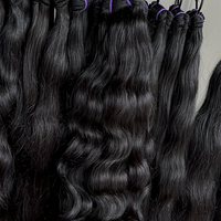 Vente en gros de cheveux bruts vietnamiens non traités, vendeurs de cheveux ondulés naturels, cheveux humains bruts alignés sur les cuticules indienne