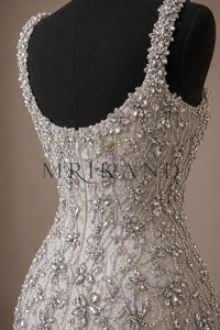 Elegante Vestido de Noche de Satén y Seda con Pedrería Hecha a Mano y Adornos de Lujo, Vestido Largo para Bodas - Product Image 3