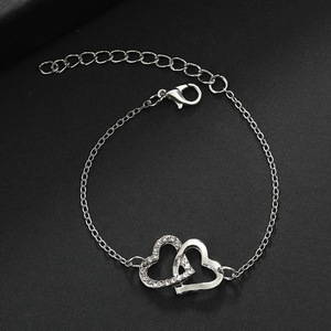 Set di Gioielli Minimalista Romantico con Collana con Ciondolo a Cuore in Acciaio Inossidabile Argento con Chiusura Magnetica, Anello e Orecchini, Regalo per Lei - Product Image 4