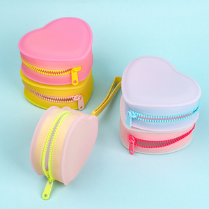 Wholesale Multi-Functional <b>Waterproof</b> <b>Silicone</b> Women Wallet Luxury Ladies Purse Heart Shape Clear Coin Purse with Wristband - Product Image 5
