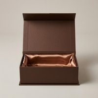 Boîte cadeau de luxe avec logo personnalisé, boîte en carton magnétique marron, boîte d'emballage pliable, vente en gros pour parfums, bijoux, cosmétiques