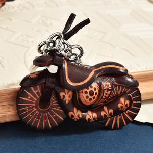 <span class=keywords><strong>Llavero</strong></span> de cuero rojo para motocicleta al por mayor, <span class=keywords><strong>llavero</strong></span> de cuero PU hecho a mano, elegante amuleto de motocicleta para bolsos o regalos - Product Image 5