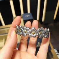 MuShan Schmuckfabrik Neues Offenes Armband aus Reinem Silber für Damen mit Vergoldetem Gardenienblüten-Design Italienische Retro-Mode