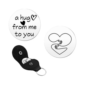 Llavero de Acero Inoxidable Uionen con Grabado, Moneda de la Suerte, Regalo Conmemorativo para Familiares, Amantes, Relaciones a Distancia - Product Image 4