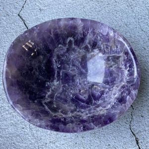 Bottiglia di Cristallo di Ametista Naturale Lucidata Stile Fiore Marca Yinglai per Bomboniere Matrimoniali e Guarigione - Product Image 1