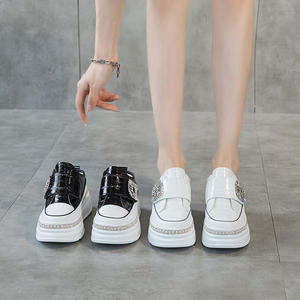 Zapatillas de lona vulcanizadas transpirables de suela gruesa para mujer, estilo casual, a la moda 2026, que combinan con todo, para aumentar la altura. - Product Image 5