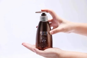 Prezzo all'ingrosso di fabbrica naturale olio di Argan nutriente trattamento <span class=keywords><strong>per</strong></span> capelli idratante <span class=keywords><strong>crema</strong></span> <span class=keywords><strong>per</strong></span> lo Styling <span class=keywords><strong>per</strong></span> tutti <span class=keywords><strong>i</strong></span> capelli <span class=keywords><strong>ricci</strong></span> - Product Image 2