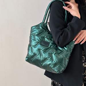 กระเป๋าสะพายไหล่บุนวมสำหรับผู้หญิงทำจากผ้านุ่มใส่โลโก้ได้ตามต้องการ - Product Image 6