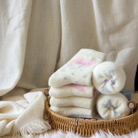 Chaussettes chaudes, chaussettes mi-mollet pour femmes pour l'automne et l'hiver, épaisses et moelleuses, chaussettes longues d'hiver mignonnes en forme de lapin rose
