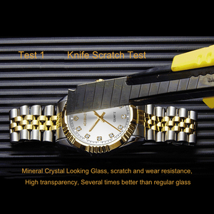 โลโก้สั่งทำ ODM/OEM สินค้าขายดี นาฬิกาวินเทจ ตัวเรือนโลหะผสม ตัวบอกวันที่ สายสแตนเลสชุบทอง กันน้ำ 3ATM เรืองแสง ควอตซ์ - Product Image 4