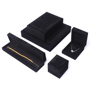 Caja de Joyería Rectangular de Terciopelo con Luz LED y Logotipo Personalizable del Fabricante, para Anillos, Collares, Colgantes y Pulseras, con Empaque para Marca - Product Image 2