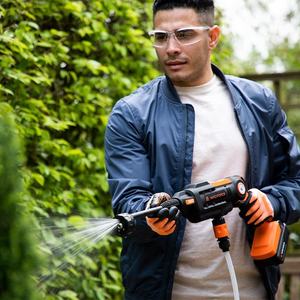 Yard Force 20V Aquajet Limpiador de presión portátil inalámbrico 2.5Ah Batería de iones de litio Cargador rápido y LW C02A -AL - Product Image 2