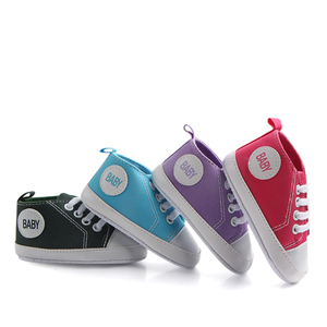 <span class=keywords><strong>Scarpe</strong></span> in tela casual antiscivolo con soletta morbida per neonati e bambini, design leggero stampato con lacci, molto vendute. - Product Image 2