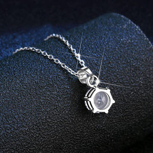 S925 pendentif Moissanite en argent pur pour femme collier Moissanite classique à six broches de chaîne de collier pour femme d'un carat - Product Image 3