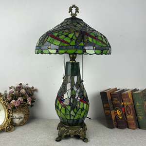 Lámpara de Mesa Estilo Tiffany Vintage con Pantalla de Vidrio de Colores, Lámpara LED de Noche para Dormitorio o Sala de Estar - Product Image 5