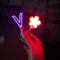 Mini porte-clés lumineux LED en acrylique, stylo-lampe clignotant, cadeau promotionnel, pendentif lumineux pour concert et événement