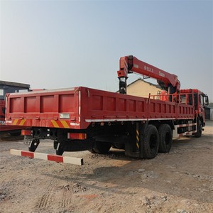 Camión Grúa Dongfeng 6X4 Fabricado en China, Camión Grúa Hidráulico Potente para Transporte de Carga por Carretera - Product Image 5