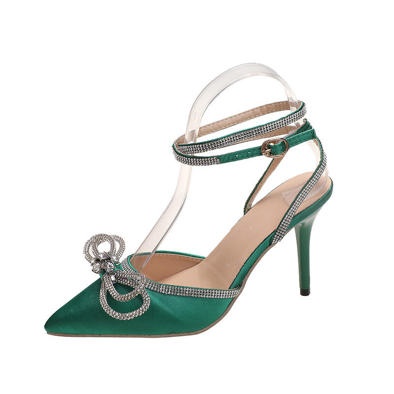 สีเขียว