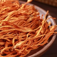 Precio al por mayor comida saludable de alta calidad hongo chino Cordyceps Militaris flores secas de hongo oruga para hacer sopa