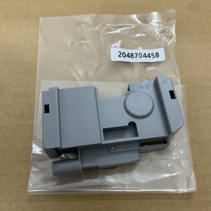 ตัวล็อคฝากระโปรงหน้ารถเมอร์เซเดส W204 รุ่น 2048703158 สีดำด้านซ้าย รุ่น 2048704458 สีเทาด้านขวา ระบบล็อคกลาง - Product Image 3