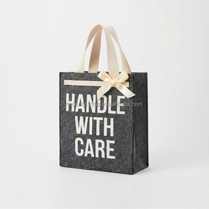 Bolsa de Compras Moderna y Duradera de Fieltro PET Cuadrada Personalizada, Resistente al Uso Regular para Compras, Bolsa Promocional - Product Image 1