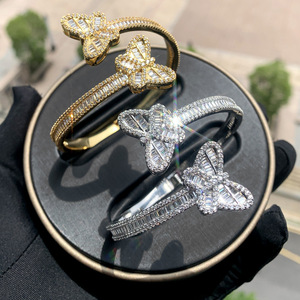 Браслет-бабочка со льдом - Product Image 4
