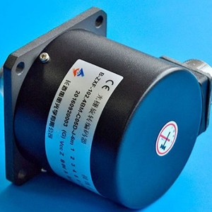 Encodeur rotatif à grille de mandrin Changchun Yuheng B-ZXF-102.4BM-C05D-J-6m, type incrémental pour machines-outils - Product Image 1