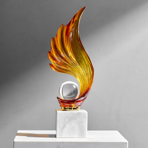 Scultura Creativa a Forma di <span class=keywords><strong>Ala</strong></span> in Resina, Ornamento <span class=keywords><strong>con</strong></span> Sfera di Cristallo, Decorazione da Scrivania, Personalizzabile, Regalo per Casa e Ufficio, Direttamente dalla Fabbrica - Product Image 5
