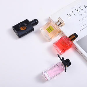 Coffret de parfum cosmétique pour femmes très vendu, ensemble de quatre pièces, parfum léger longue durée, floral frais, Black Opium <span class=keywords><strong>Gabrielle</strong></span> - Product Image 4