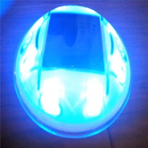 Delineadores de Carretera Reflectantes de Grado Diamante con Ojo de Gato de Plástico de Alta Calidad, LED Solar, Protección IP68, Larga Duración - Product Image 3