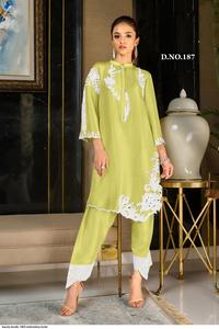 Robe exclusivement pakistanaise prête à l'emploi Collection de vêtements de fête disponible à un prix abordable pour l'exportation en vrac - Product Image 2