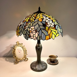 Lámpara de Mesa Estilo Tiffany Longhuijing con Cúpula de Vidrio Emplomado, 16 Pulgadas, Alimentación CA, E26/E27, LED Multicolor, 2700K, Blanco Cálido, Decoración para el Hogar - Product Image 3