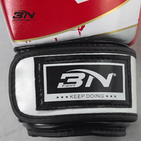 Gants de boxe pour enfants BN 6OZ Vente en gros Logo personnalisé Cuir PU Rouge Mini gants de boxe pour enfants