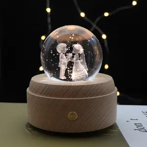 Creatieve Elektronische Geschenklamp Decoratie 3d Kristallen Bol Nachtlampje Met Roterende Muziekdoos Voor Babykamer