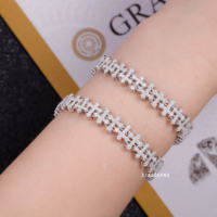 Nouveau design Bracelet chaîne croix en argent sterling 925 plaqué or 18 carats, entièrement serti de diamants Moissanite VVS